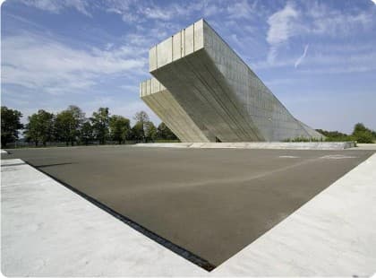 Památník Hrabyně, Hrabyně